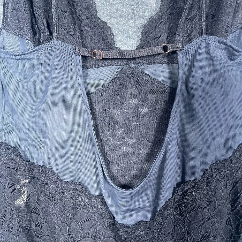 Intimately Free People Women’s Large Black Lace Body Suit Open‎ Back Deep V Neck